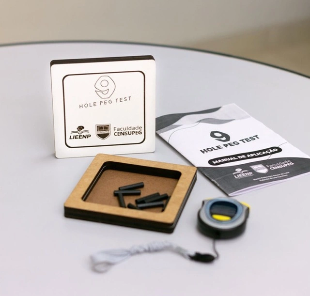 Imagem do teste 9 HOLE PEG TEST