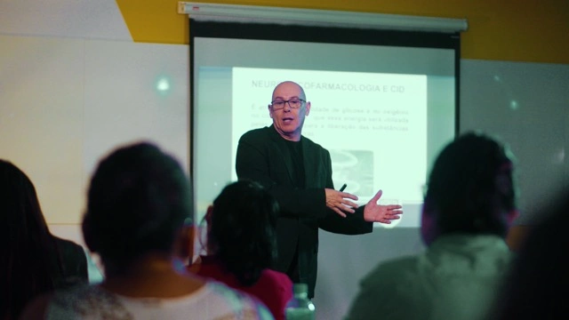 Aplicação prática em contexto educacional.